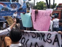 Aksi di Kejati Sumut, Massa Desak Pencopotan Oknum Jaksa Diduga Terlibat Perselingkuhan