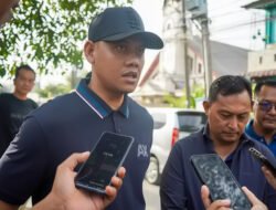 Kadis SDABMBK Kerahkan Sejumlah Alat Berat Bersihkan Parit Jalan Taduan Dari Sedimentasi Tebal