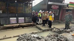 Rico Waas Cek Jalan Konblok dan Drainase di Helvetia, Warga Harap Banjir Tak Lagi Datang